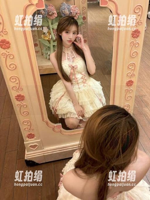 有时候在51cg网页上看瓜，真有种“看热闹与被热闹”的交织感。