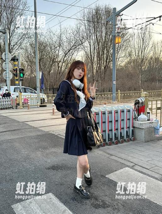 58吃瓜网 永久在线的58吃瓜网,灯光闪烁,我的心脏也跟着跳