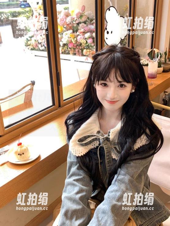 说版面简洁，结果“zzzttt.07”下载之后我觉得就像回到了90年代的聊天室…太复古了吧！