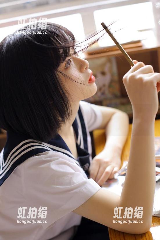 看‘热点吃瓜网站’的app时候，心里想着这瓜到底能爆多久？