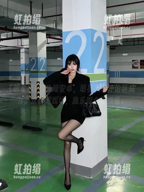 晚间安卓，明星黑料评论区成为了欢乐游戏场，我乐得合不拢嘴。
