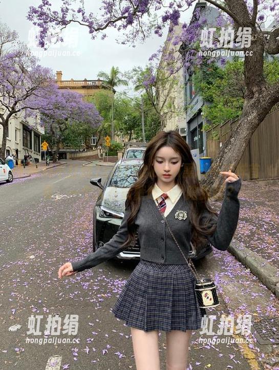 zztt32.ccm黑料不打烊首页，一个人在默默吃瓜，陪我吧？