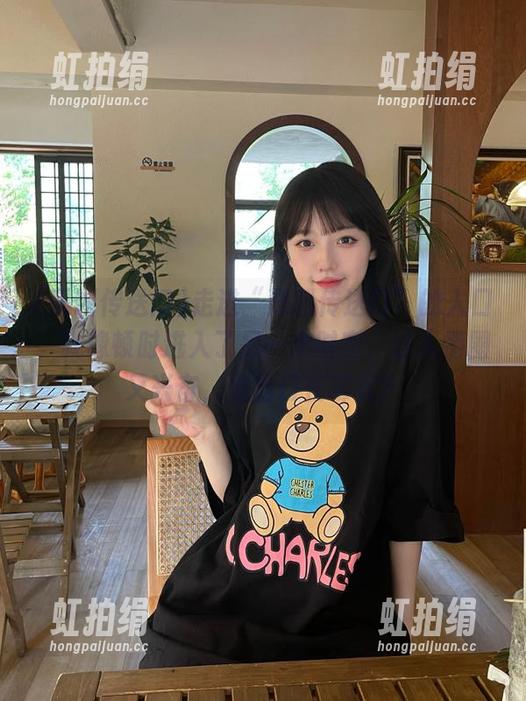 黑料传送门 走进“黑料传送门”的入口,就像顿时进入了另一个时空,让人懵圈又兴奋,但出口在哪呢?