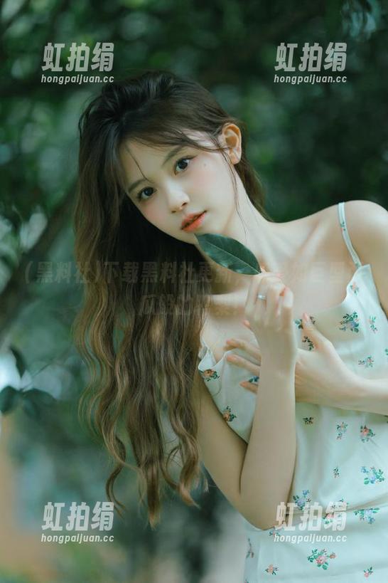 下载黑料社更新，感受如巨型西瓜般的鸭梨！