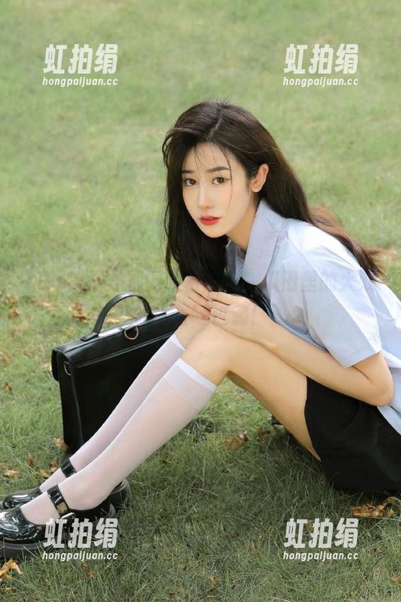 黑料网今日发布，瓜田里的大戏让人直呼过瘾！