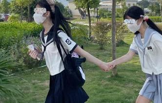 黑料网今日拯救无聊，上了这app瞬间变身‘普通吃瓜群众’