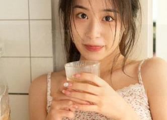 火速下载的“黑料网站”app，没想到入坑越陷越深，想跑都跑不掉了！